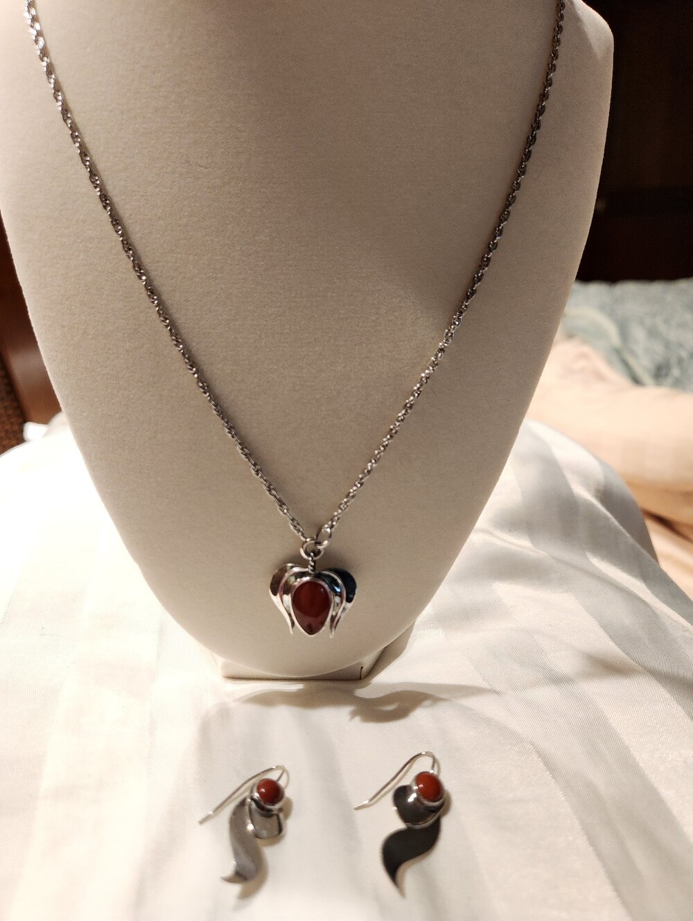 🔥.925 Sterling Heart Pendant Necklace with Reddish Orange Stone & Earrings